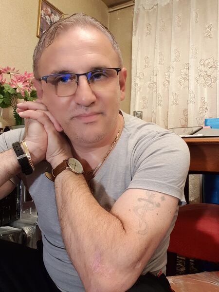 Caut o relatie cu doamna serioasa,